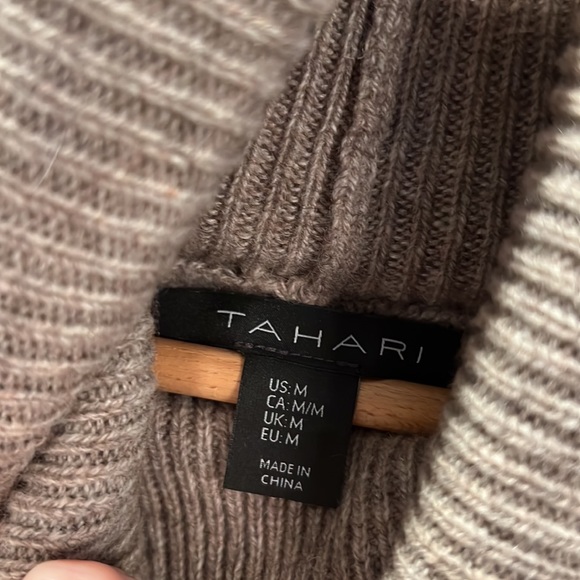 Wool Tahari Poncho - Picture 3 of 4